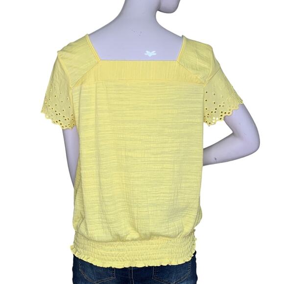 89th Street & Madison Top Eyelet Short Sleeve Yellow Elastic on Hem Size M - Picture 6 of 10